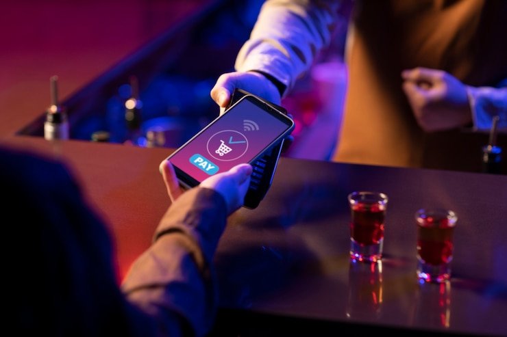 Play'n GO roulette table on sr777 apk showing live wheel and betting interface